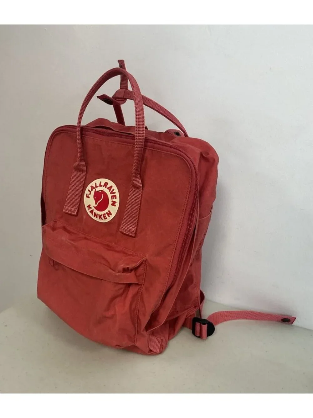 Fjallraven Kanken Classic Backpack Daypack Salmon Color